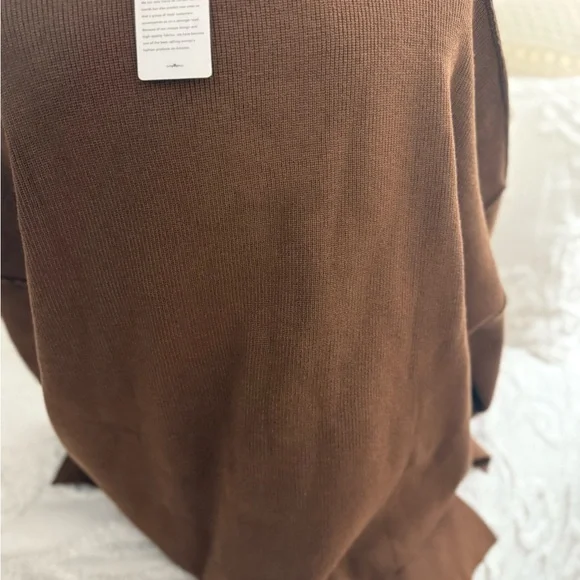 Elegant Brown Crew Neck Sweater - Picture 12 of 13